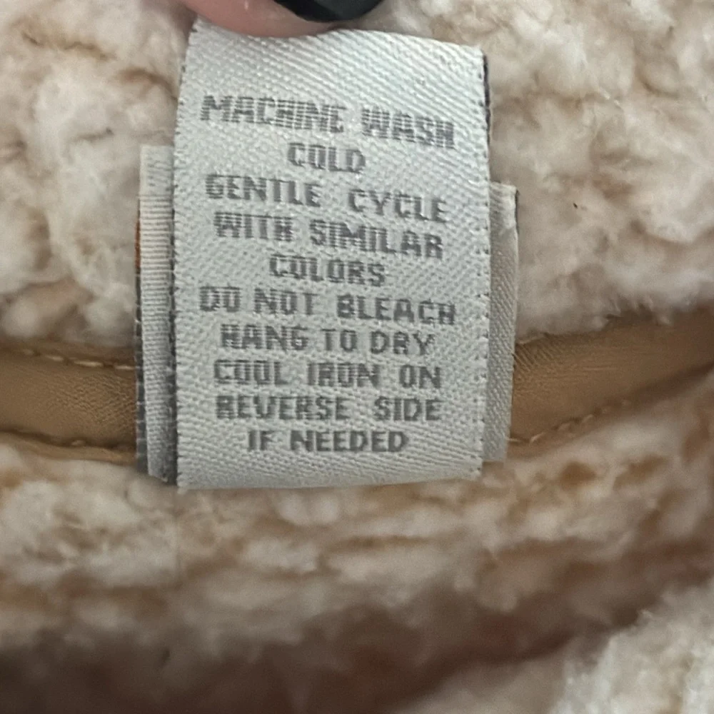 EUC Girls Sherpa Soft Pullover Sweater Tan L 10/12 Pockets Button Stretchy